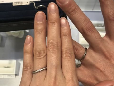 【4℃ BRIDAL(ヨンドシーブライダル)の口コミ】 S字カーブは、よく見るとメヴィウスの輪になっています。公式HPに掲載のあ…