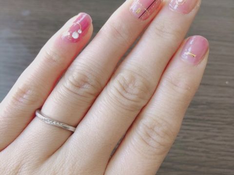 【俄(にわか)の口コミ】 婚約指輪が俄の露華なので結婚指輪も同じブランドで探していました。露華…
