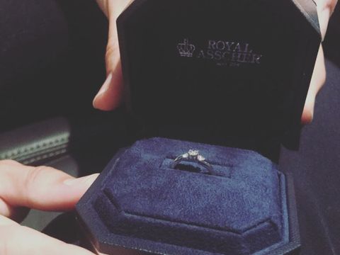 【ROYAL ASSCHER(ロイヤル・アッシャー)の口コミ】 彼が選んでくれたのでなぜこのデザインにしたのかわかりませんが、話を聞…