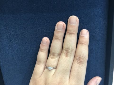 【4℃ BRIDAL(ヨンドシーブライダル)の口コミ】 もともと好きなブランドだったので
初めから4&deg;Cブライダルにすること…