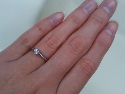 【ティファニー(Tiffany & Co.)の口コミ】 普段も付けたかったので、小さいダイヤのものを選びました。ダイヤがギラ…