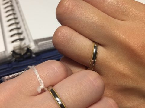 【銀座ダイヤモンドシライシの口コミ】 デザインが1番決め手になりましま。まずは指輪の周りにミルというデザイン…