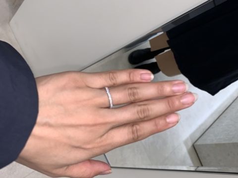 【ラザール ダイヤモンド(LAZARE DIAMOND)の口コミ】 とにかくダイヤモンドの輝きが素晴らしいです。他のエタニティとは違う石…