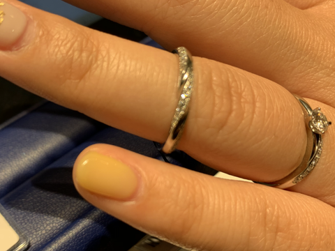 【エクセルコダイヤモンド(EXELCO DIAMOND)の口コミ】 ねじれているデザインはどこのブランドにも似たようなものがありますが、…