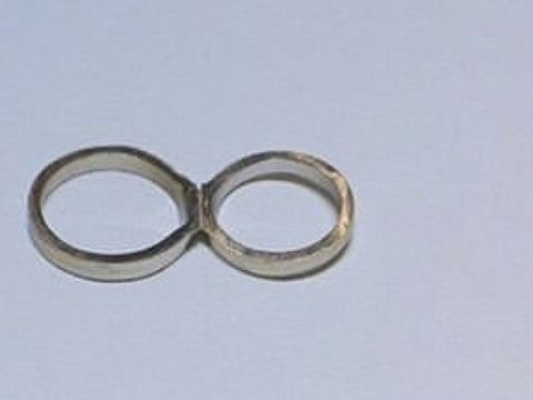 【杢目金屋(もくめがねや)の口コミ】 木目のデザインは他のブランドには無く、オリジナル感がありました。また…