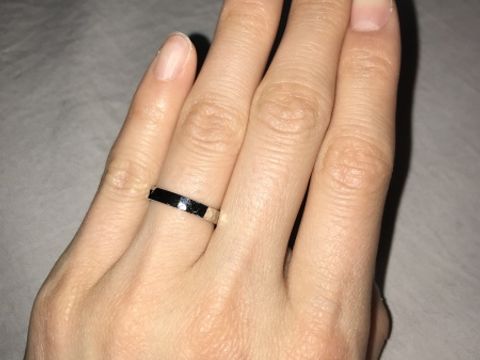 【銀座ダイヤモンドシライシの口コミ】 華奢なものより太めで存在感が欲しく、その希望を伝えて例を見せてもらう…