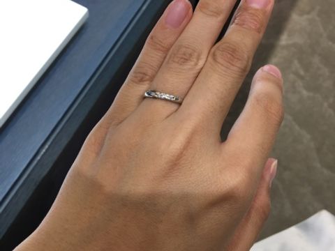 【MIKIMOTO(ミキモト)の口コミ】 ストレートの形にダイヤのついたシンプルなデザインの指輪です。飽きのこ…