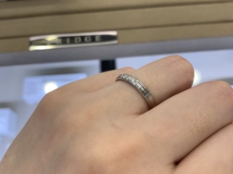 【BRIDGE(ブリッジ)の口コミ】 日本人にも似合いやすい華奢なデザインのものが多いので、色々と見比べて…