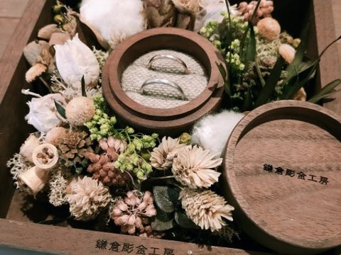 【鎌倉彫金工房の口コミ】 材料やリングのデザイン、仕上げ方法など自分たちの好みのものを選べまし…