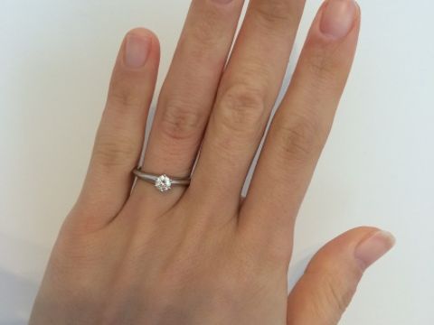 【ティファニー(Tiffany & Co.)の口コミ】 ティファニーの婚約指輪を旦那さんよりサプライズでもらいました。ブルガ…