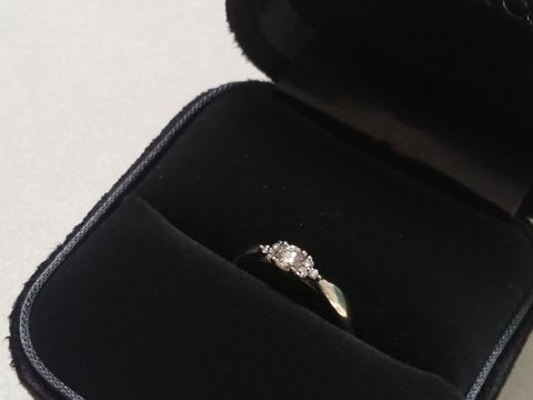 【ティファニー(Tiffany & Co.)の口コミ】 せっかくもらった婚約指輪をしまいこむのももったいないので、普段でも使…