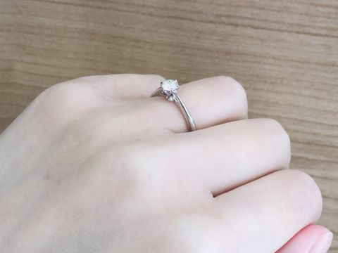 【銀座ダイヤモンドシライシの口コミ】 The婚約指輪♪であるデザインのものをほしかったのでほぼ即決でした！

ダ…
