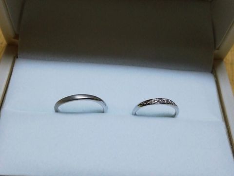 【宝寿堂(ほうじゅどう)の口コミ】 婚約指輪と結婚指輪をセットでつけたかったのでこちらで婚約指輪を購入し…
