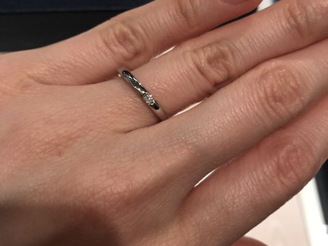 【MIKIMOTO(ミキモト)の口コミ】 細身の2ミリほどの一粒ダイヤの指輪を探していたところ、こちらの指輪を出…