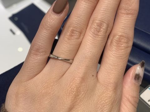 【銀座ダイヤモンドシライシの口コミ】 とても華奢で日本人に指にしっくりくるデザインでした。最後の最後までこ…