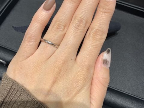 【エクセルコダイヤモンド(EXELCO DIAMOND)の口コミ】 存在感があり、太さもしっかりしているので、丈夫な指輪で安心できると思…