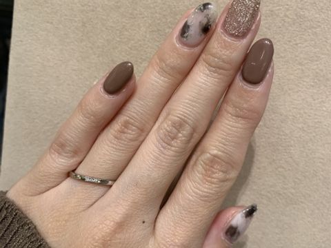 【Joie de treat.(ジョア・ドゥ・トリート)の口コミ】 デザインはトレンドを取り入れており、お洒落に付けることのできる指輪だ…