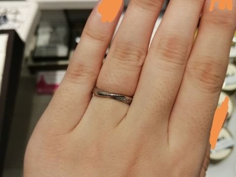 【ミルフローラ(Milluflora)の口コミ】 あまり見たことがないデザインでとても可愛かったです。
地金もちゃんと厚…