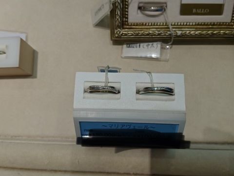 【アネリディギンザ(ANELLI DI GINZA)の口コミ】 この指輪のおすすめポイントは、クロスになっているデザインが珍しく、指…