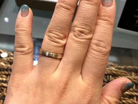 【杢目金屋(もくめがねや)の口コミ】 この世に２つとない唯一無二の指輪を作成して下さいます。
出来上がった指…