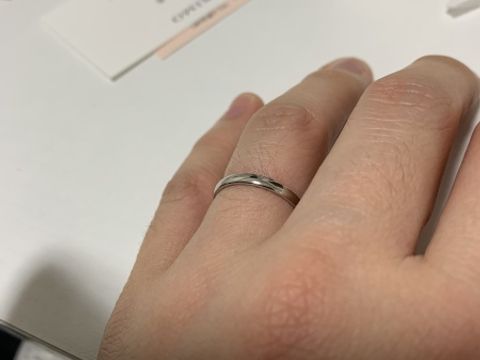 【アイプリモ(I-PRIMO)の口コミ】 シンプルなデザインでツヤツヤしていてピカピカしている。内側の刻印もシ…