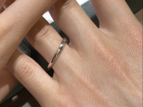 【ラザール ダイヤモンド(LAZARE DIAMOND)の口コミ】 指輪のデザインとしては、少し角ばったような、男らしいゴツゴツしたよう…