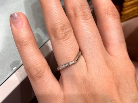 【アイプリモ(I-PRIMO)の口コミ】 指輪のデザインがかなり豊富に取り揃えられていました。
ストレートにS字…