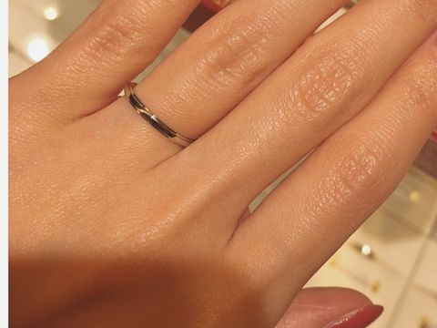 【カルティエ(Cartier)の口コミ】 シンプルなデザインで探していたのでこちらの指輪に惹かれました。
太さも…