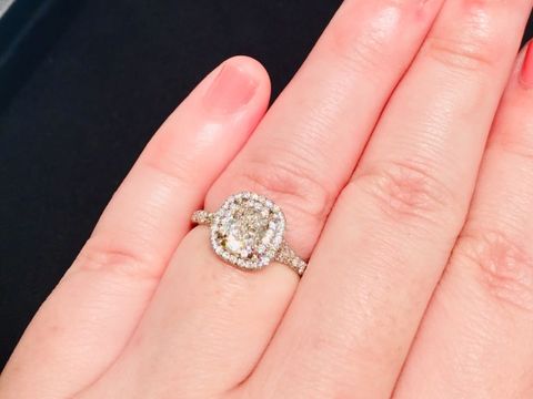 【ティファニー(Tiffany & Co.)の口コミ】 流石のティファニーです。
ダイヤのカラットが0.3以上のものが多く取り揃…