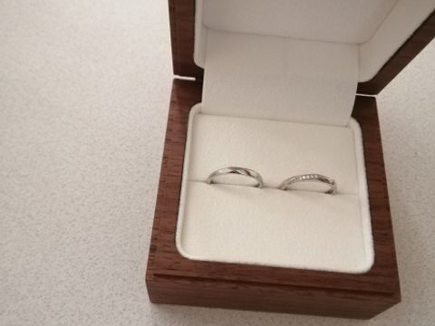 【Ponte Vecchio(ポンテヴェキオ)の口コミ】 探していたデザインで二人とも気に入ったのでこちらに決めました。
シンプ…