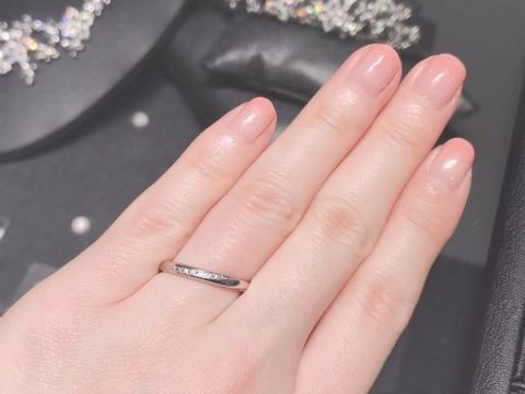 【エクセルコダイヤモンド(EXELCO DIAMOND)の口コミ】 結婚指輪なら、絶対シンプルで違和感がないストレート！と思っていたので…
