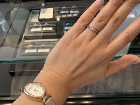 【エクセルコダイヤモンド(EXELCO DIAMOND)の口コミ】 クレアドルーンというデザインです。真ん中に集まったダイヤがとても綺麗…