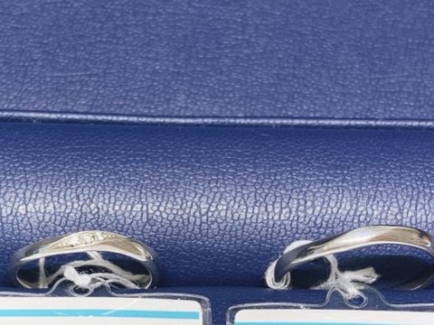 【銀座ダイヤモンドシライシの口コミ】 指輪のデザインについてはシンプルなものからとてもゴージャスで煌びやか…