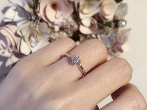 【SUEHIRO(スエヒロ)の口コミ】 最初は予算内で帰る1カラットダイヤモンドに惹かれて来店したのですが、他…