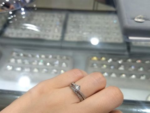 【宝寿堂(ほうじゅどう)の口コミ】 もともとブランドにこだわりがなく、購入するなら高品質なダイヤモンドが…