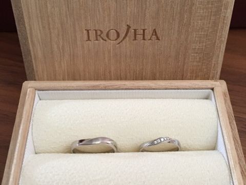 【彩乃瑞(IRONOHA)の口コミ】 ウェーブタイプのものを探していて、この指輪は見た目、付け心地ともにと…