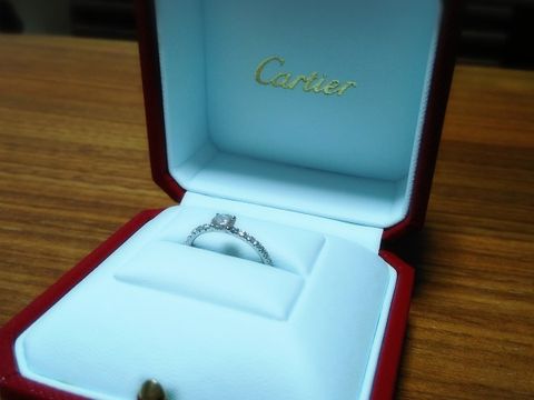 【カルティエ(Cartier)の口コミ】 リングが太い物が苦手なので、華奢な物を探していました！そして真ん中の…