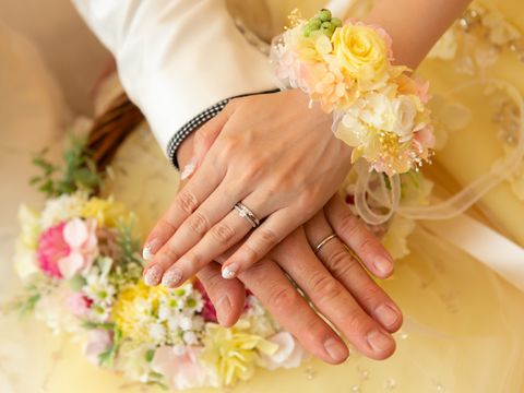 【MIKIMOTO(ミキモト)の口コミ】 婚約指輪と重ねる事も考えて選びました。
シンプルすぎるものは嫌だったの…