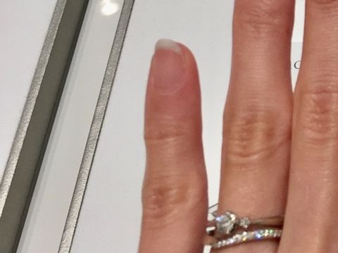 【festaria bijou SOPHIA(フェスタリア ビジュソフィア)の口コミ】 マリッジリングは、曲線のあるメレダイヤのデザインのものを探しており、…