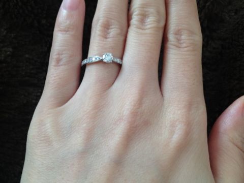 【ティファニー(Tiffany & Co.)の口コミ】 色々なブランドの指輪を見て、つけて試して決めました。
私は、婚約指輪を…