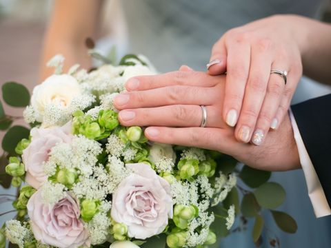 【ティファニー(Tiffany & Co.)の口コミ】 主人から頂いた婚約指輪がティファニーで、結婚指輪のブランドも揃えたか…