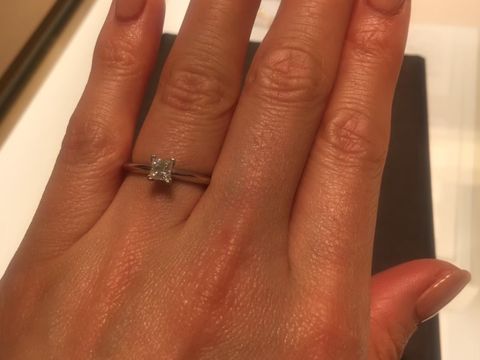 【ティファニー(Tiffany & Co.)の口コミ】 昔からTiffanyの婚約指輪に憧れがありました。
王道と言われるTiffanyセッ…
