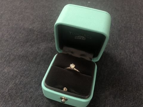 【ティファニー(Tiffany & Co.)の口コミ】 王道な婚約指輪を探していました。指輪といえば、ティファニーというイメ…