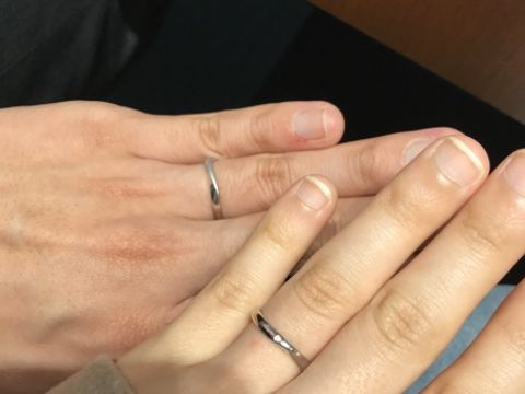 【銀座ダイヤモンドシライシの口コミ】 仕事にも差し支えないようなシンプルなデザインで理想的でした。シンプル…