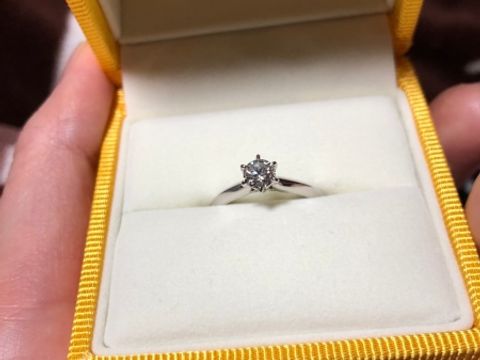 【ケイウノ ブライダル(K.UNO BRIDAL)の口コミ】 ■デザイン
ダイヤモンドを事前に購入して、リングだけを依頼しました。シ…