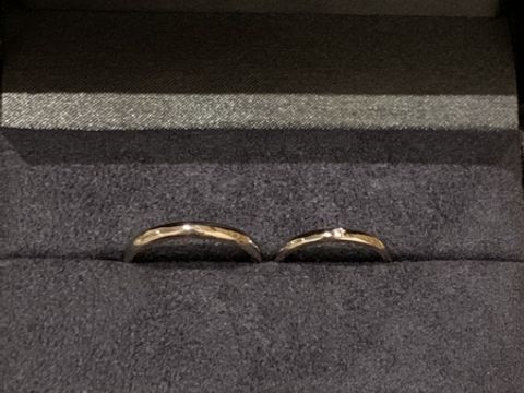 【ラザール ダイヤモンド(LAZARE DIAMOND)の口コミ】 ストレートタイプで探していました。素材はプラチナか私だけピンクゴール…