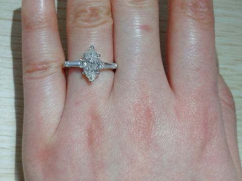 【BELEZA(ベレーザ)の口コミ】 真ん中のダイヤを個人輸入し、このお店で加工してもらいました。価格帯に…