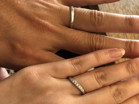 【ith(イズ)の口コミ】 プラチナ素材に加工が入っていて普段使いしやすいところがポイントです。…