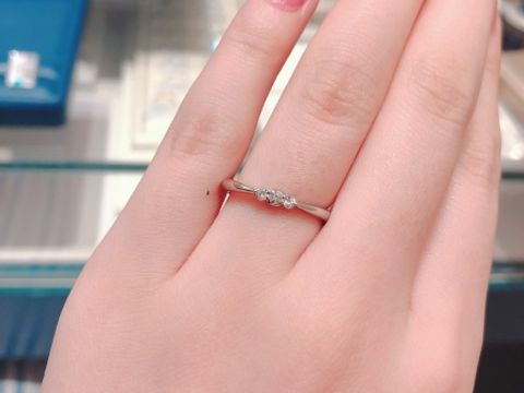 【銀座ダイヤモンドシライシの口コミ】 デザインに一目惚れしました。
ダイヤモンドシライシの婚約指輪などに使用…