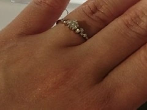 【HOSHI no SUNA 星の砂(ほしのすな)の口コミ】 ぎょしゃ座の恒星カペラをイメージした指輪で、星座のようなデザインが珍…